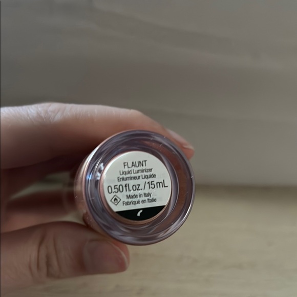 Rare Beauty Liquid Highlighter - Golden Glow - Picture 3 of 3